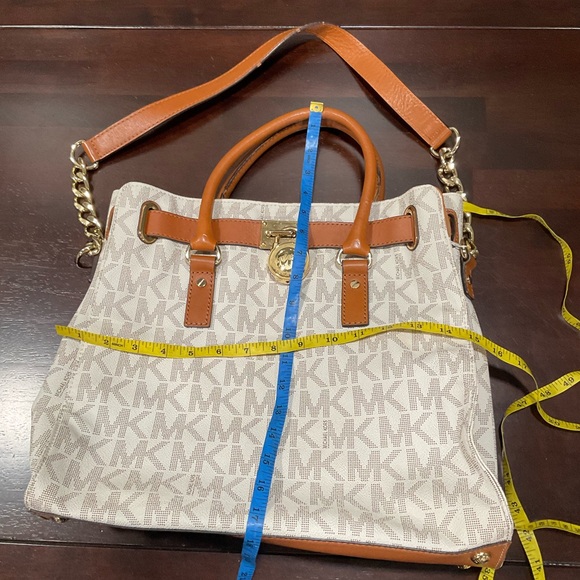 MICHAEL KORS HAMILTON LOGO TOTE WITH SHOULDER STRAP IN VANILLA - Picture 5 of 12
